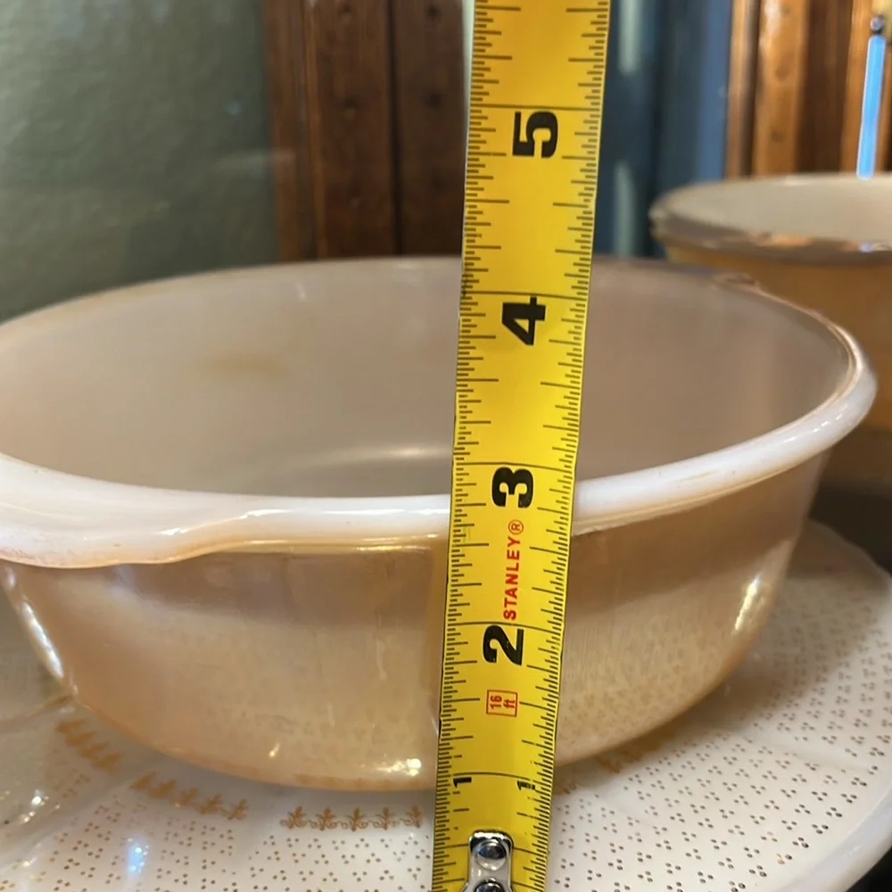 Vintage Fire King Peach Lustre 1.5 Qt Round Casserole Dish